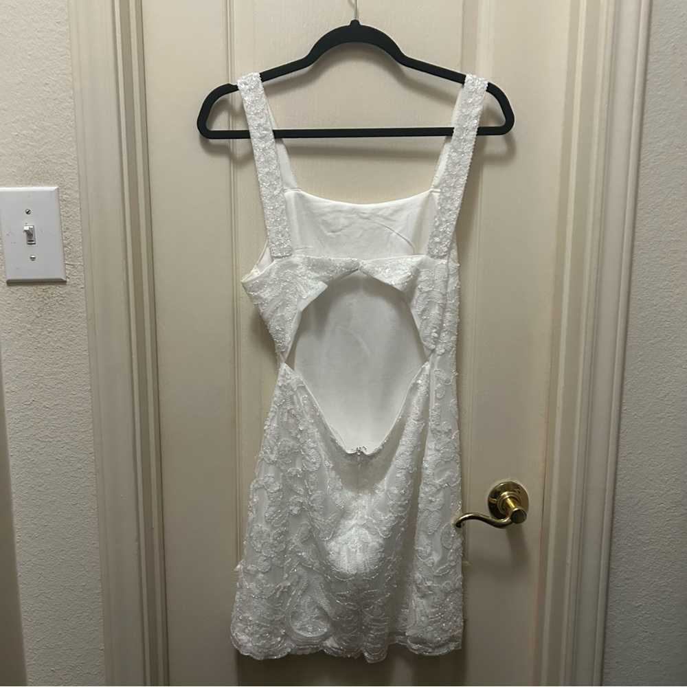 Mini white beaded dress - Picture 3 of 7
